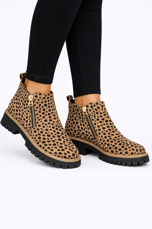 Botines tobilleras con cremallera y suela track