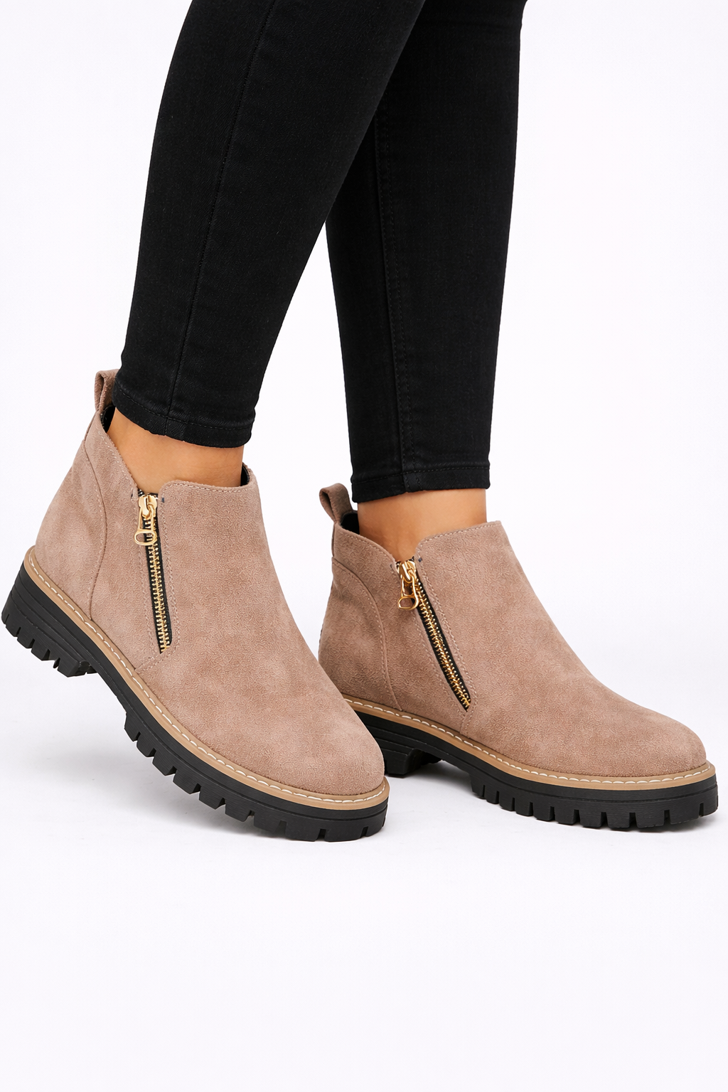 Botines tobilleras con cremallera y suela track