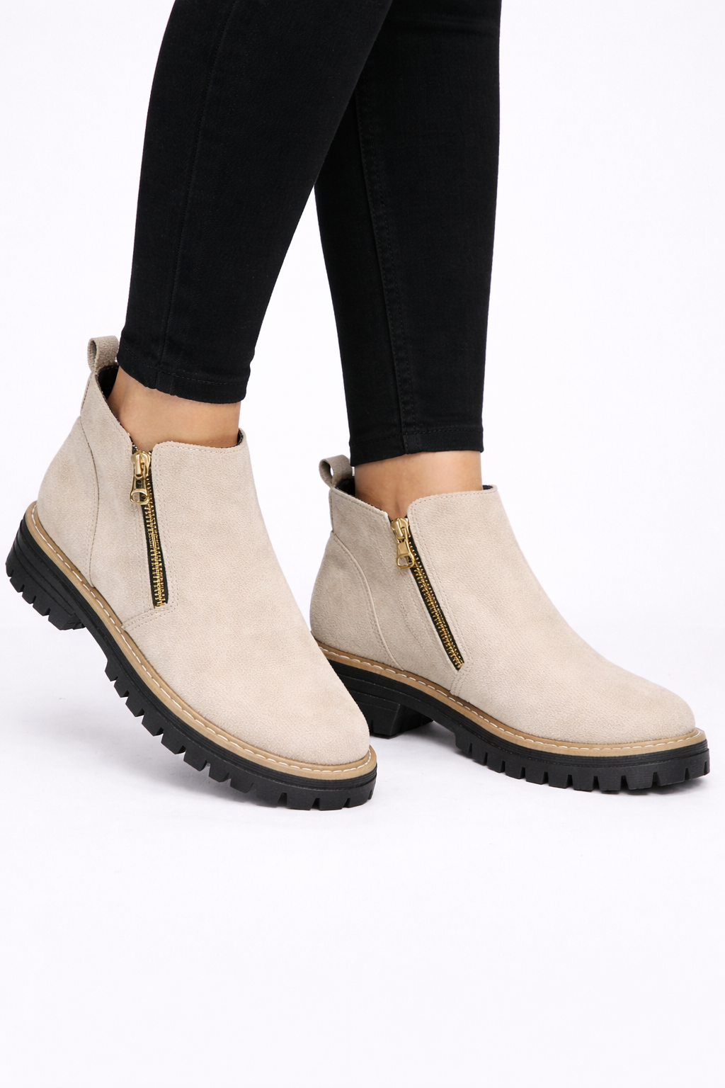 Botines tobilleras con cremallera y suela track